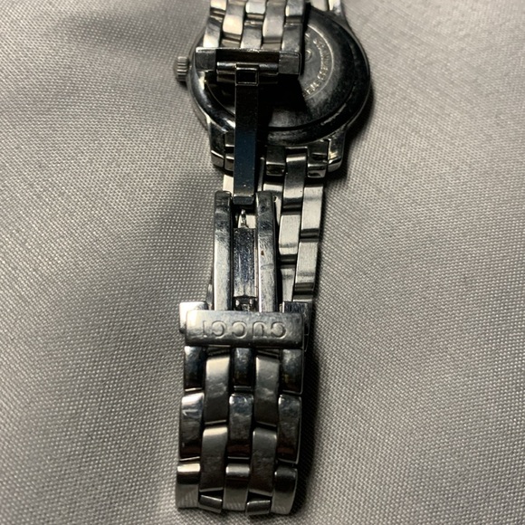 Classic Gucci Steel Watch - Picture 4 of 4
